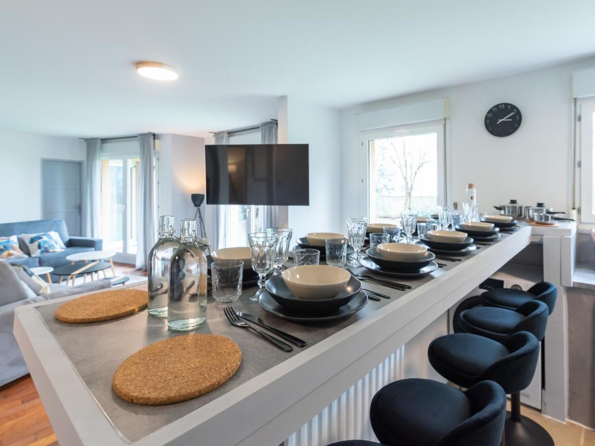 شقة Le Phenix - Hypercentre 16 Personnes Garage Gratuit Wifi Jardin Barbecue Proche Parc Tete D'Or فيليوربان المظهر الخارجي الصورة